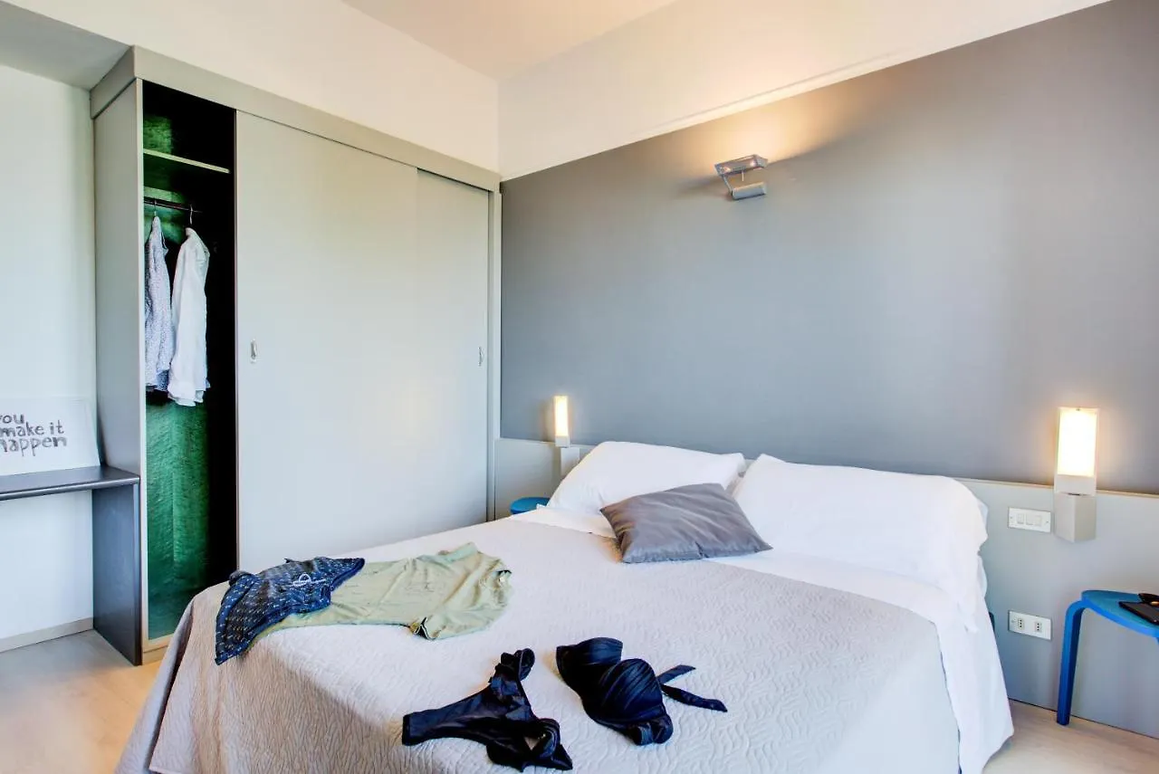 Hotel Ivano Rimini 3*,  Italy
