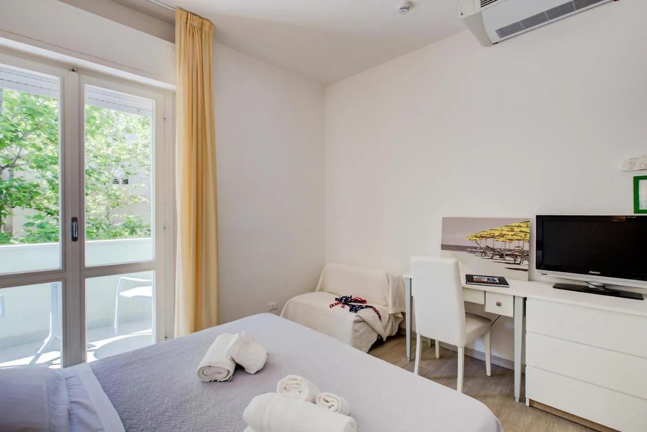 Hotel Ivano Rimini 3*,